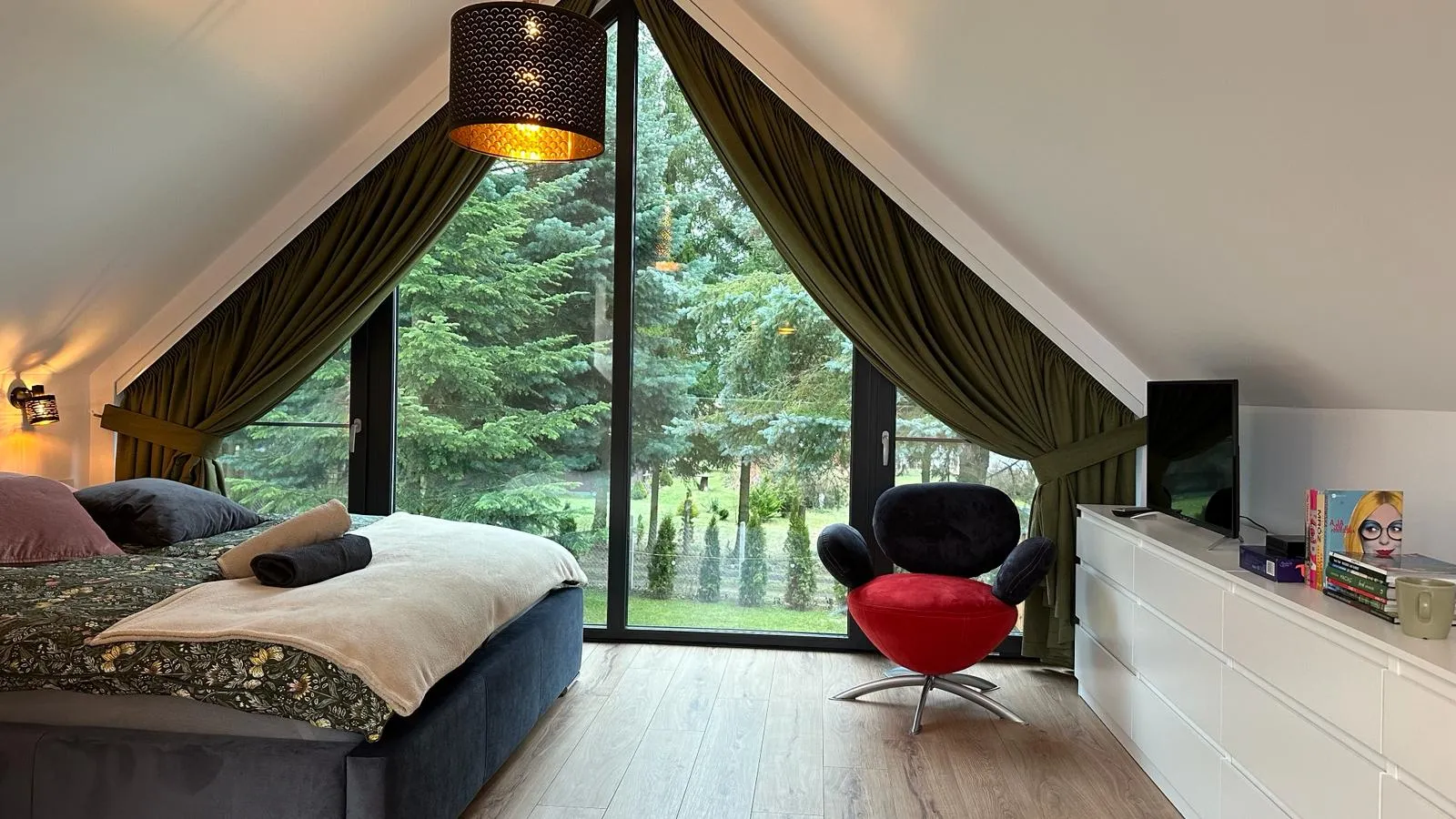 Cabin interior, photo 1